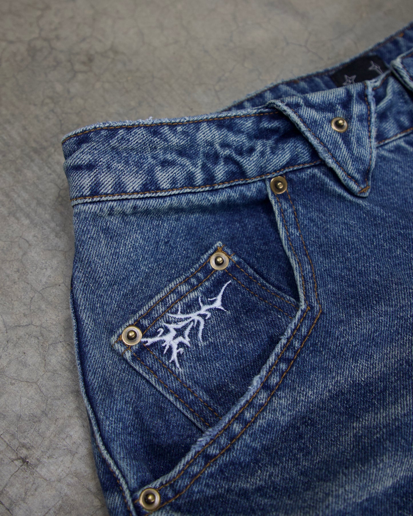 DARK BLUE WASHED SURVIVOR DENIM