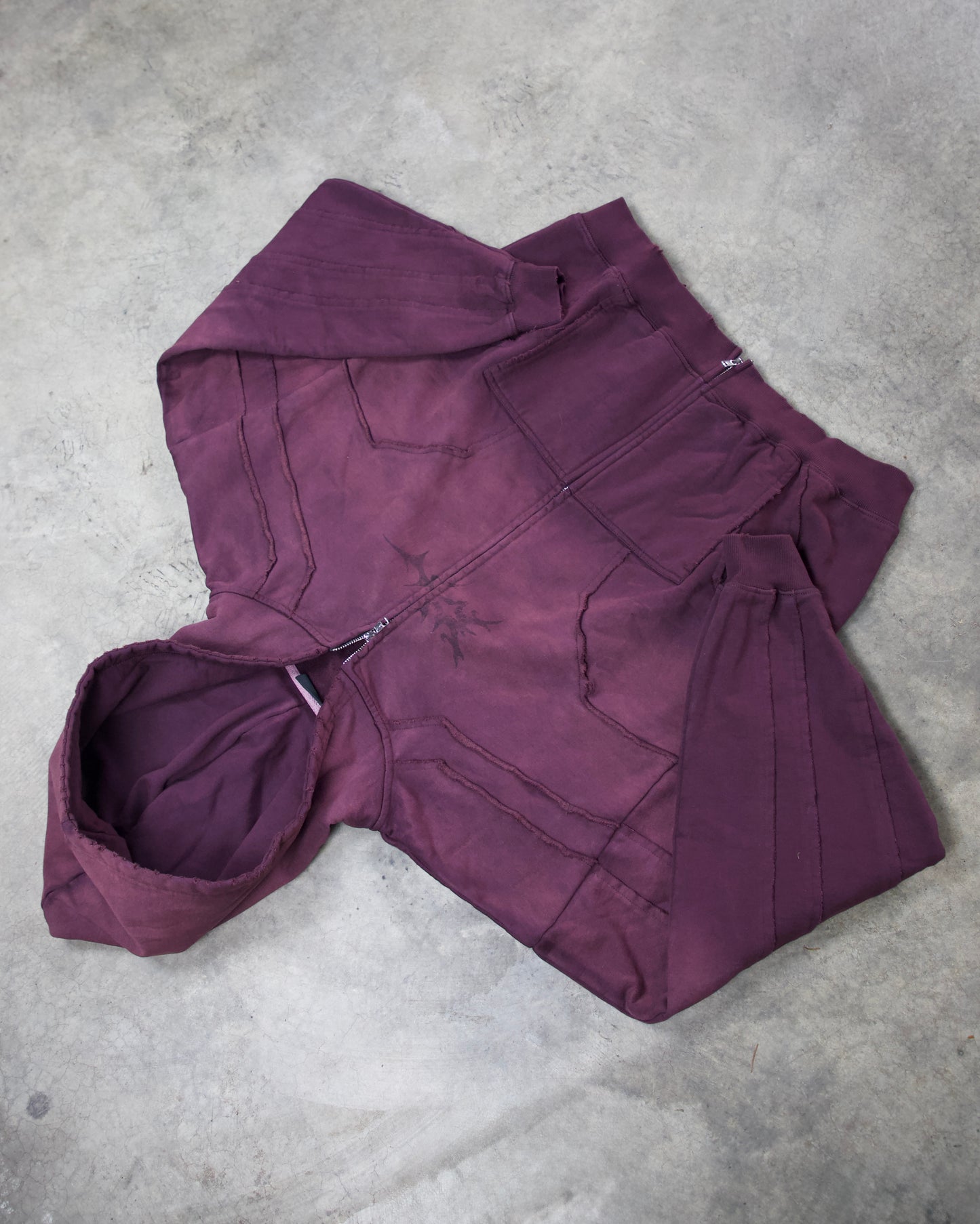 SURVIVOR ZIPUP [FADED CHERRY RED]