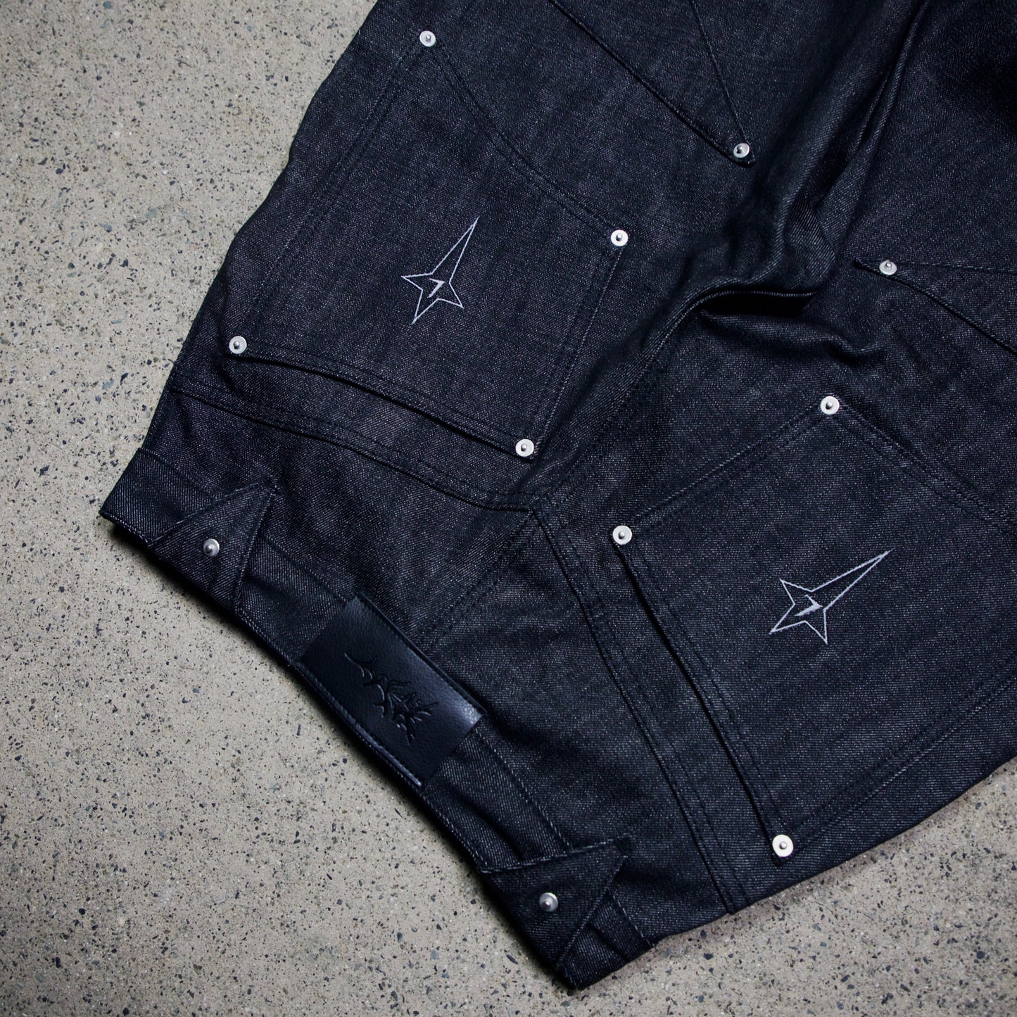 SURVIVOR SELVEDGE DENIM [BLACK]