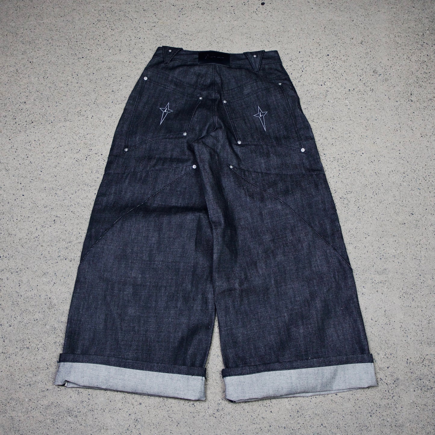 SURVIVOR SELVEDGE DENIM [BLACK]