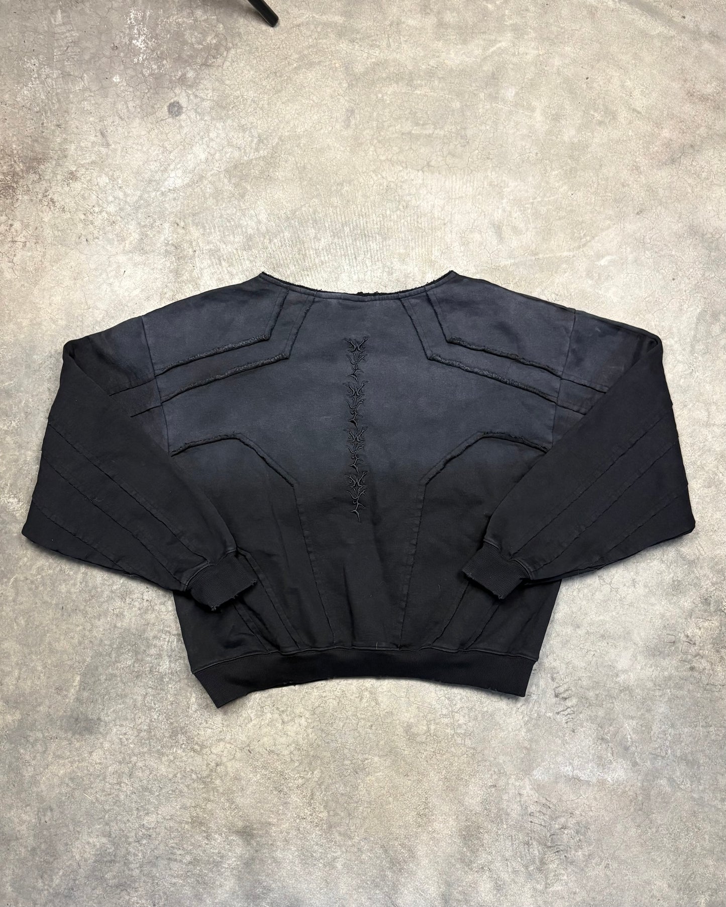 FADED BLACK SURVIVOR CREWNECK [S]