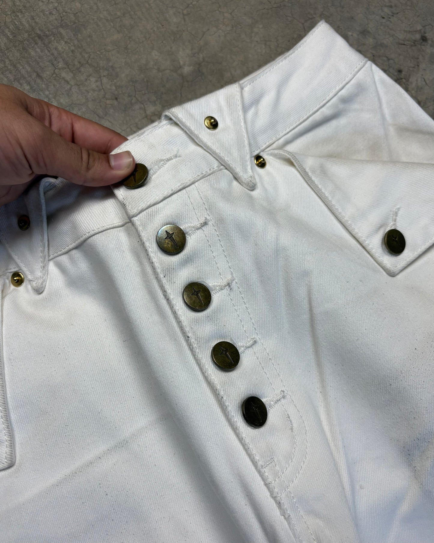 WHITE SURVIVOR SELVEDGE DENIM [32]