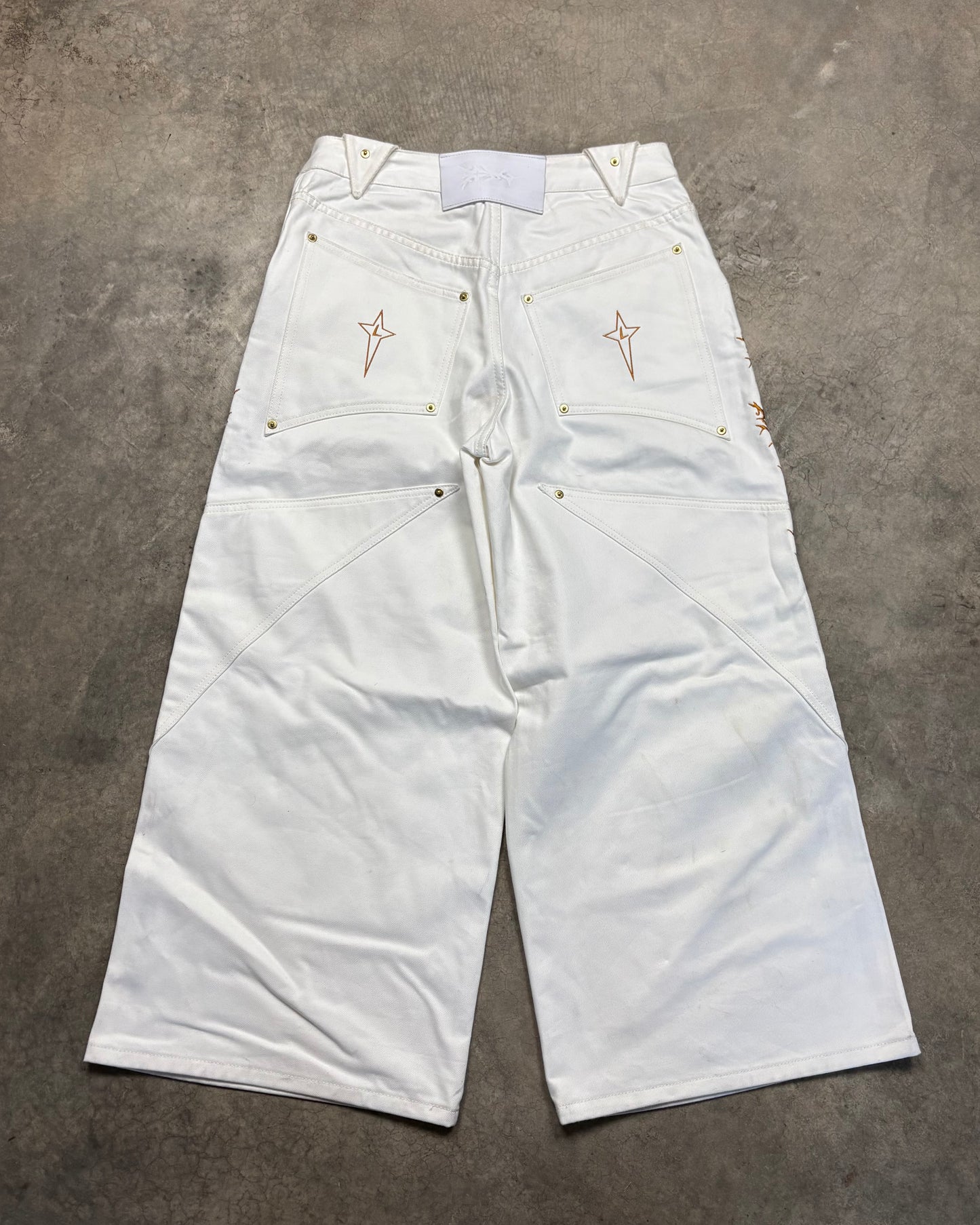 WHITE SURVIVOR SELVEDGE DENIM [32]