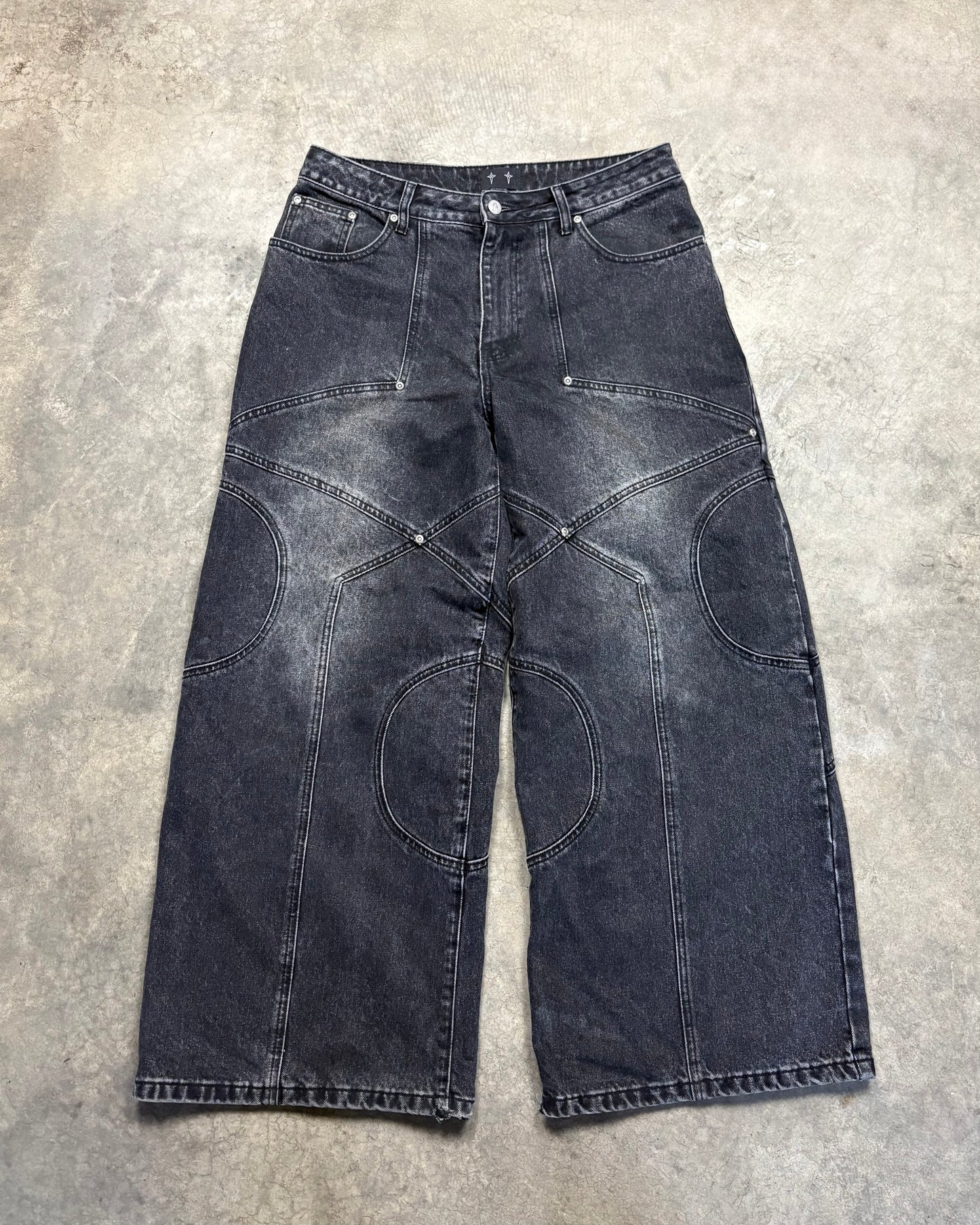 STONE WASHED BLACK CIRCLE DENIM [32]