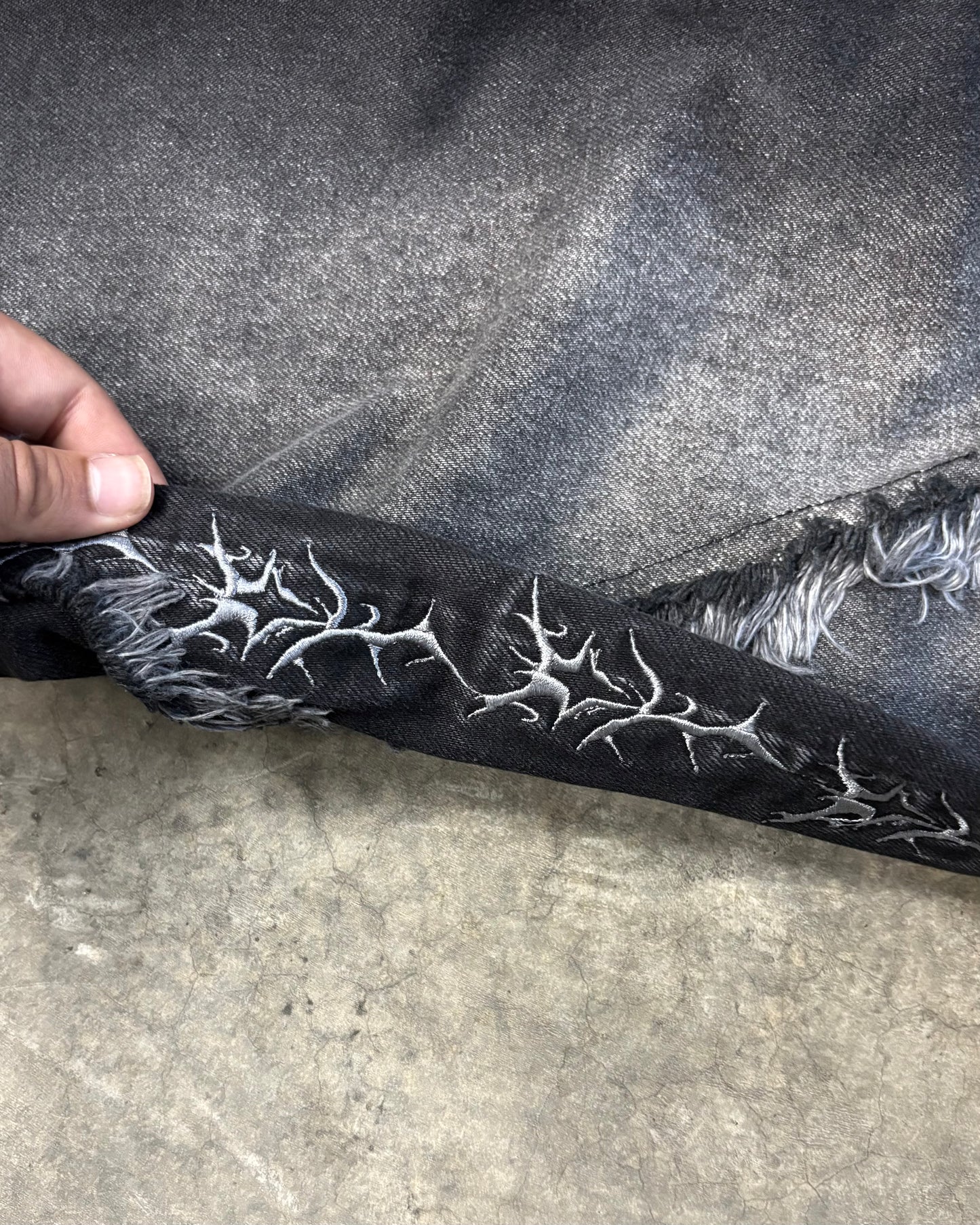 STONE WASHED BLACK SURVIVOR DENIM V2 [32]