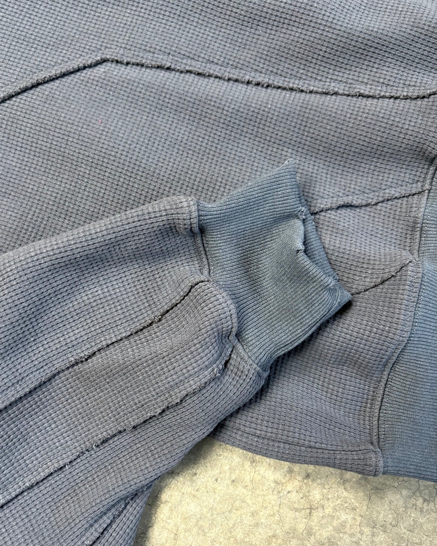 DARK GREY THERMAL SURVIVOR ZIPUP [S]