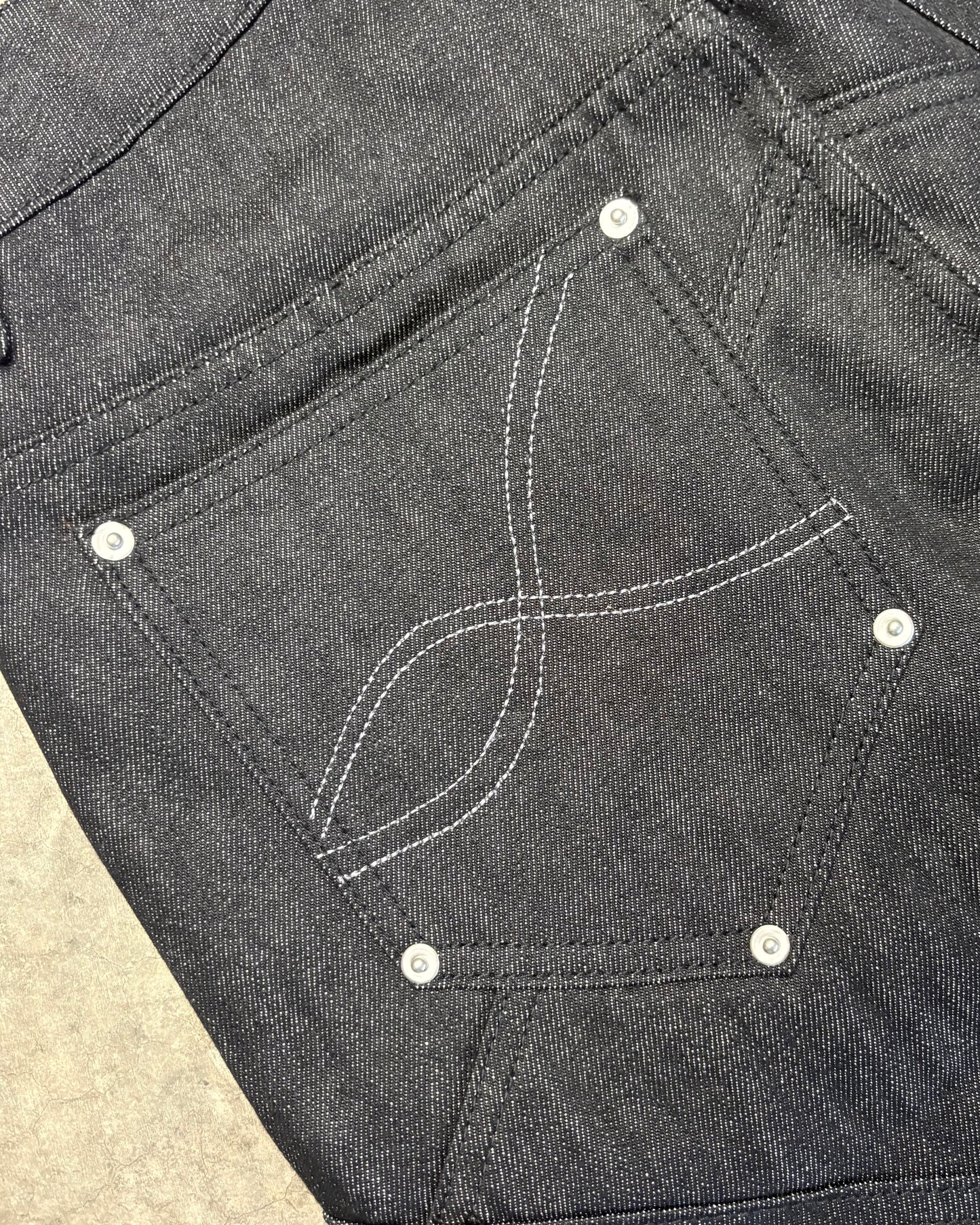 BLACK RAW DNA JORTS [31]