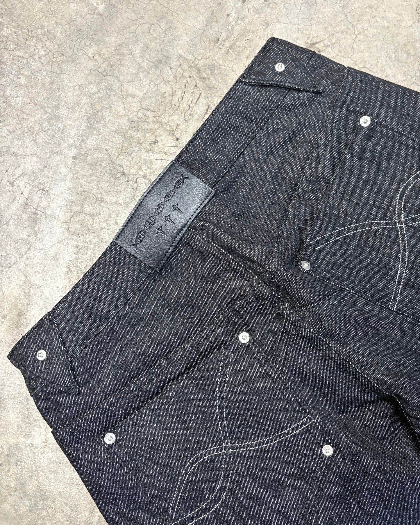 BLACK RAW DNA JORTS [31]