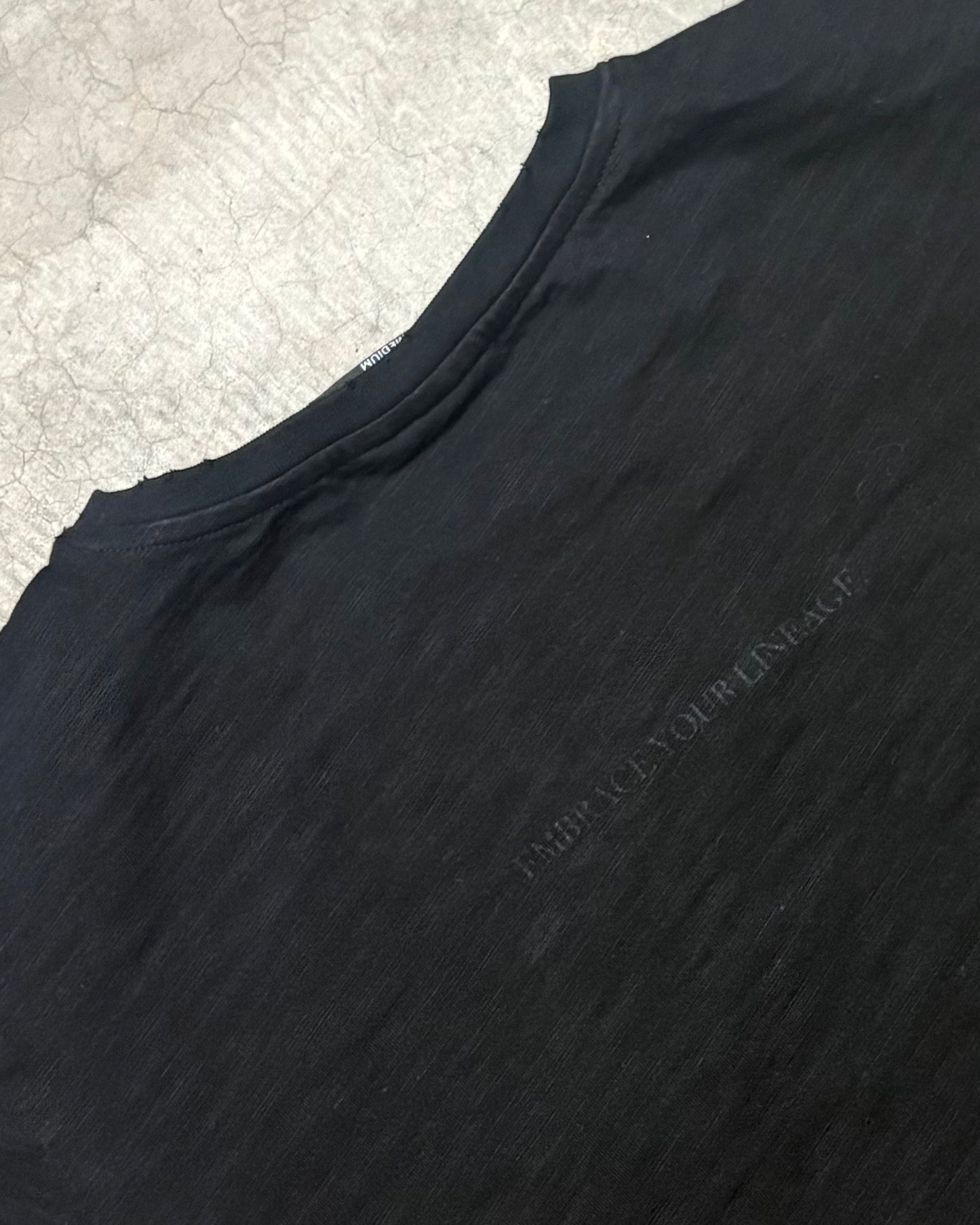 BLACK EMBRACE YOUR LINEAGE POCKET TEE [S]