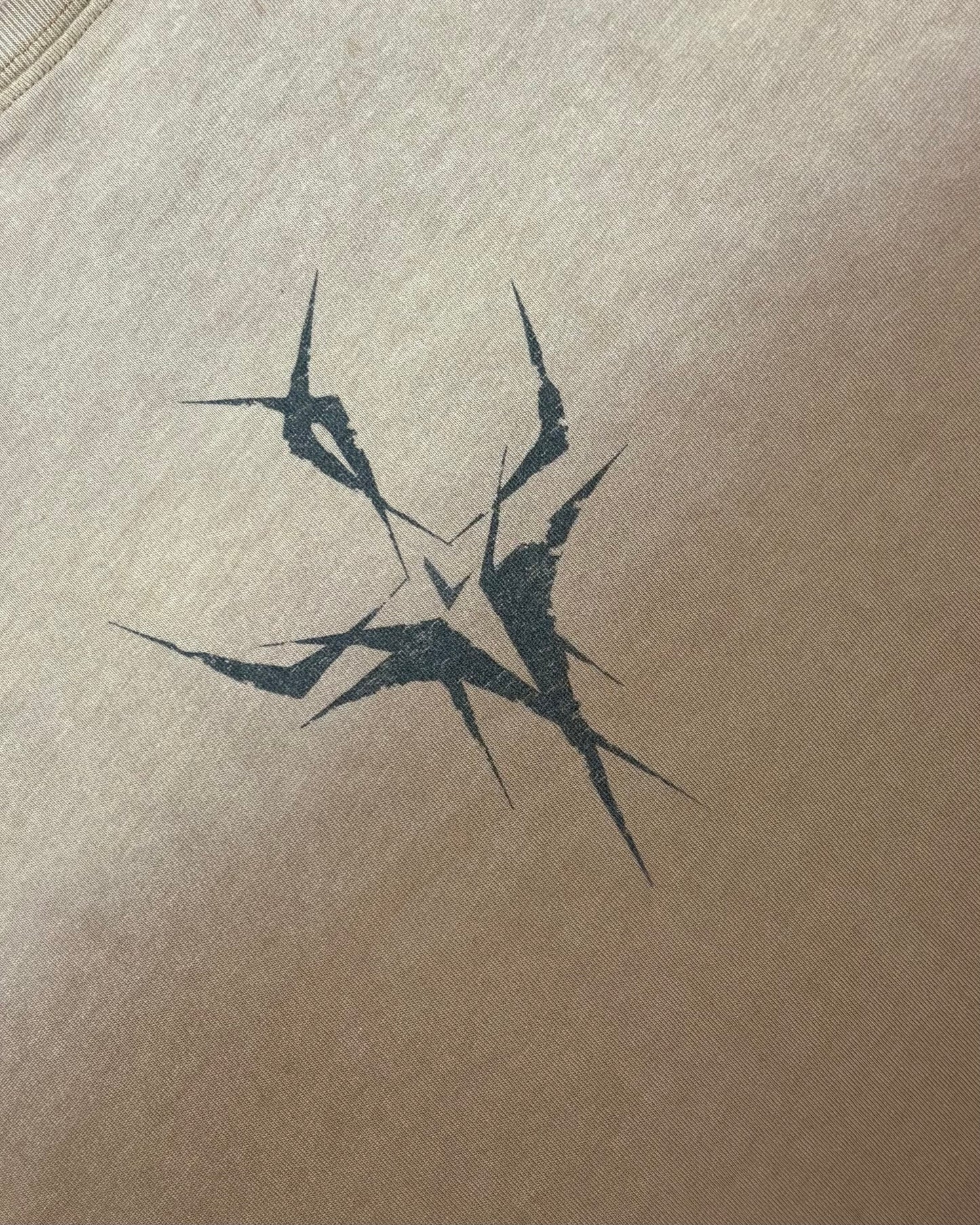 BURNT BROWN SURVIVOR BABY TEE [M]