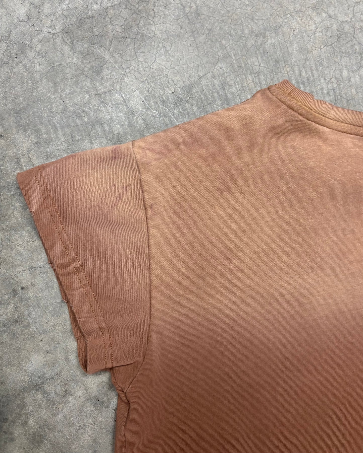 BURNT BROWN SURVIVOR BABY TEE [M]