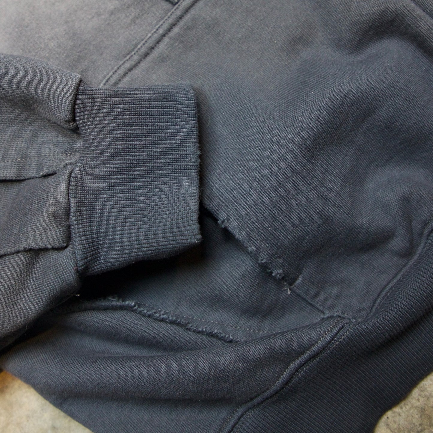 SURVIVOR ZIPUP [FADED BLACK]