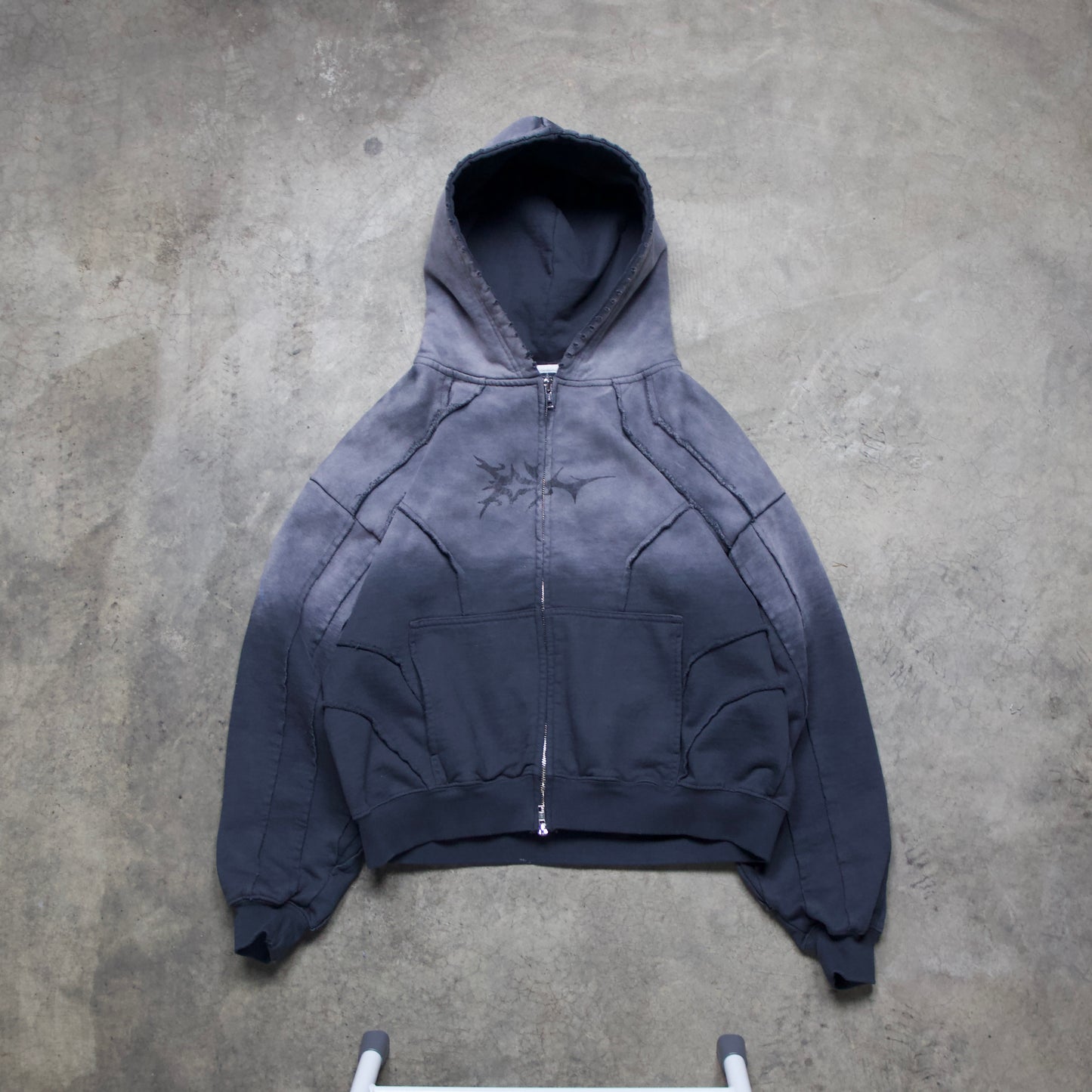 SURVIVOR ZIPUP [FADED BLACK]