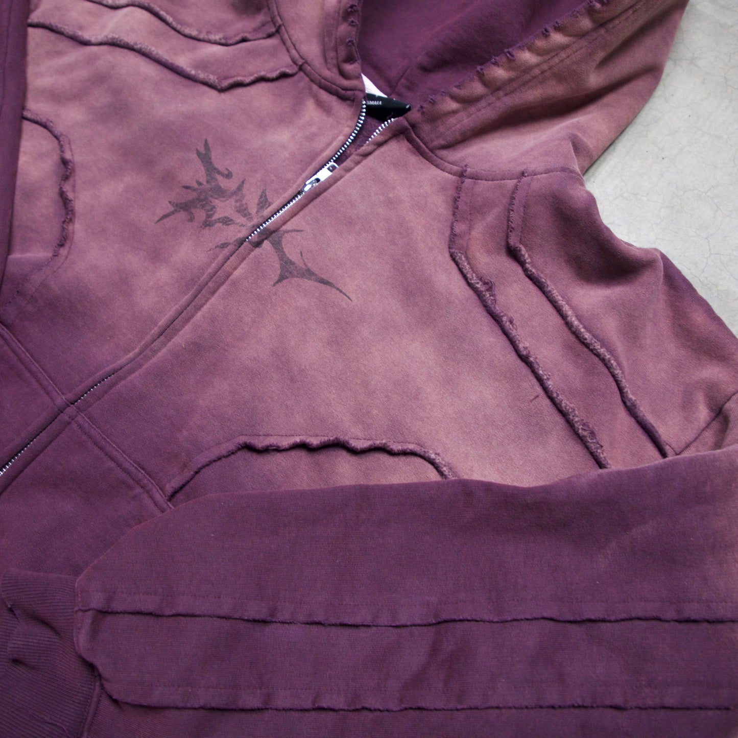 SURVIVOR ZIPUP [FADED CHERRY RED]