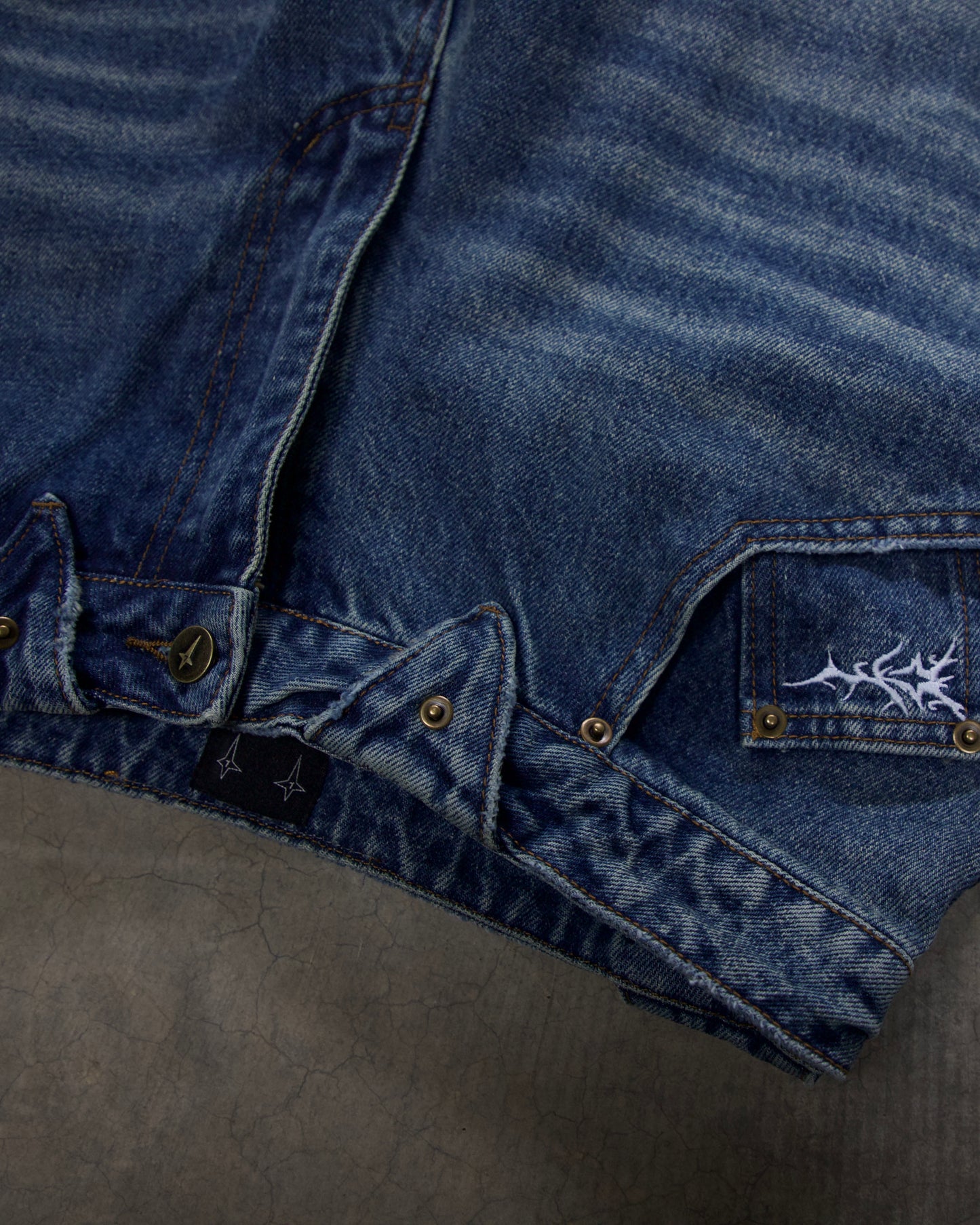 DARK BLUE WASHED SURVIVOR DENIM
