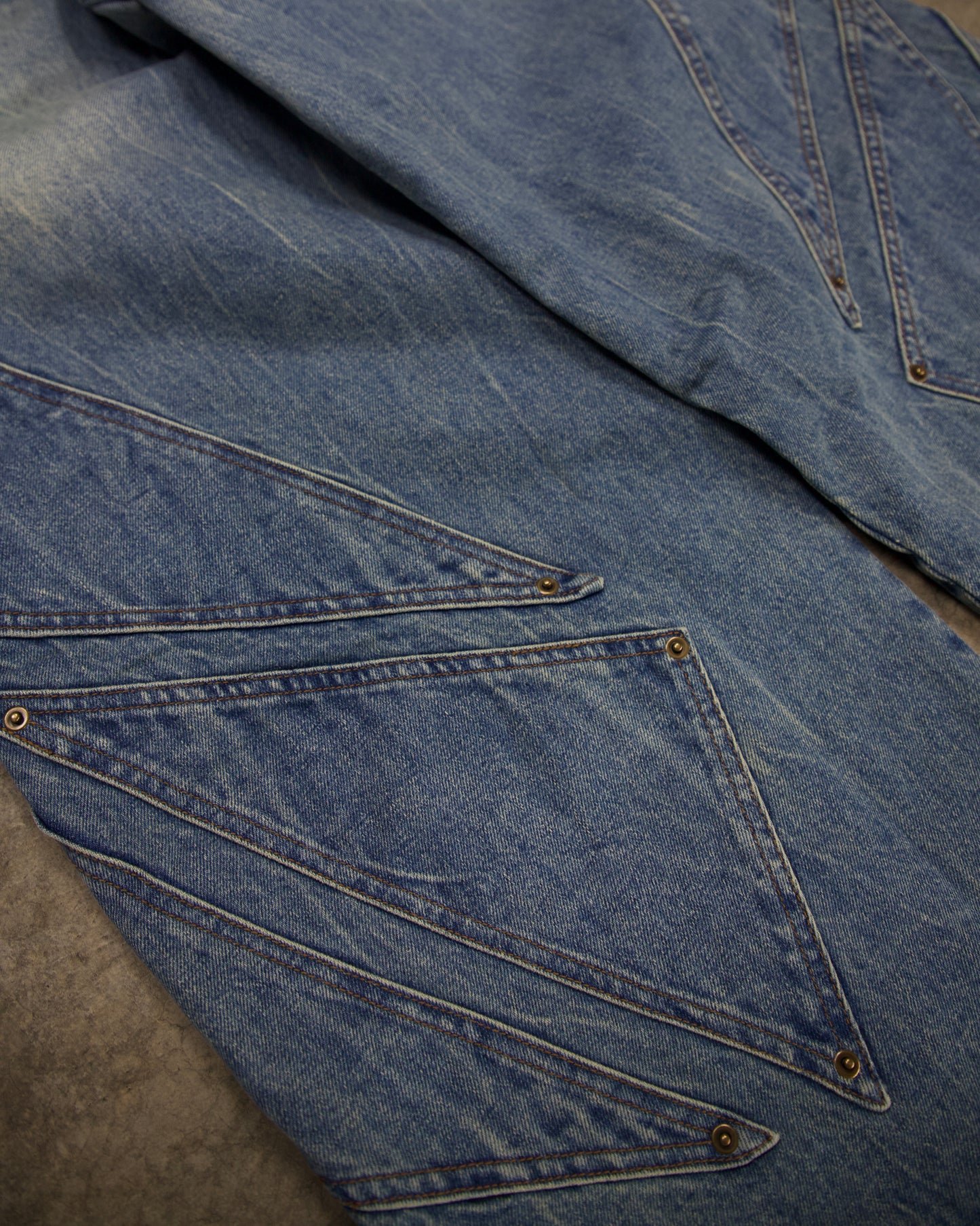 LIGHT BLUE WASHED SURVIVOR DENIM